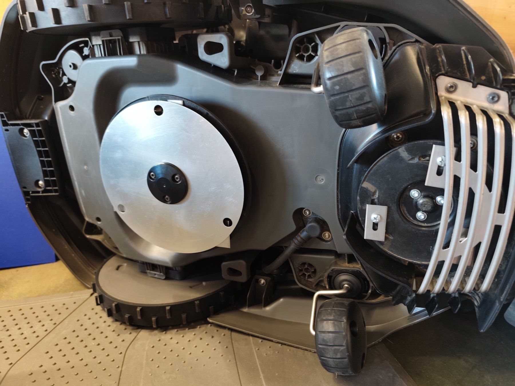 Husqvarna Tondeuses à gazon: Automower 310 Nera – D'occasion à Mels par lad_8ctm 3