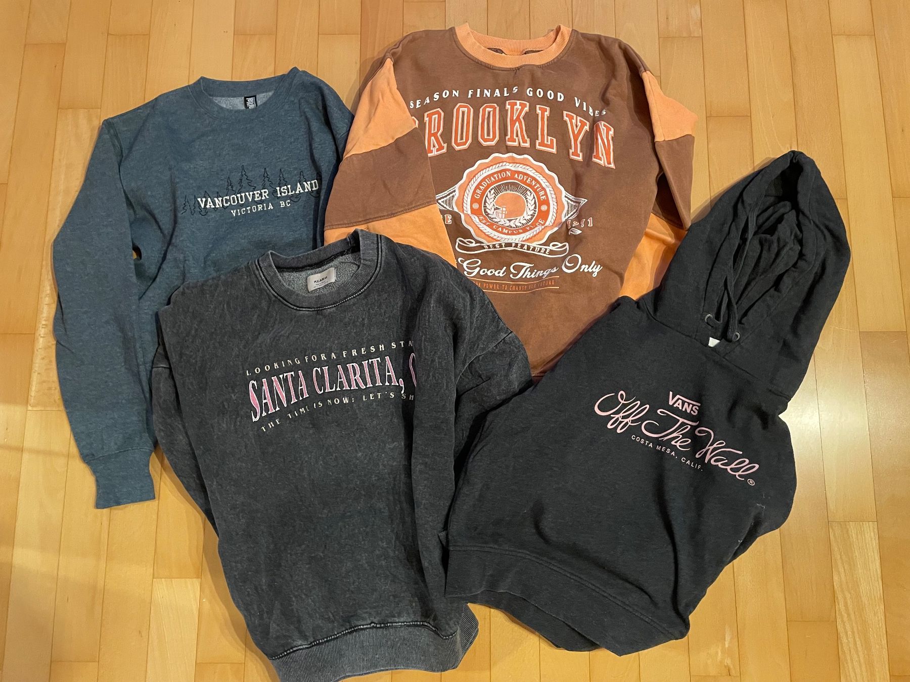 Lotti & Set di vestiti: Sweatshirts/ Hoodies, Grösse M-L. – Usato da Seengen venduto da swossi 1