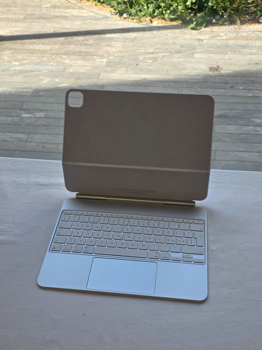 Apple Tastiere: Apple Magic Keyboard für das iPad Pro 13" – Usato da Zürich venduto da Miscellaneous_ 1