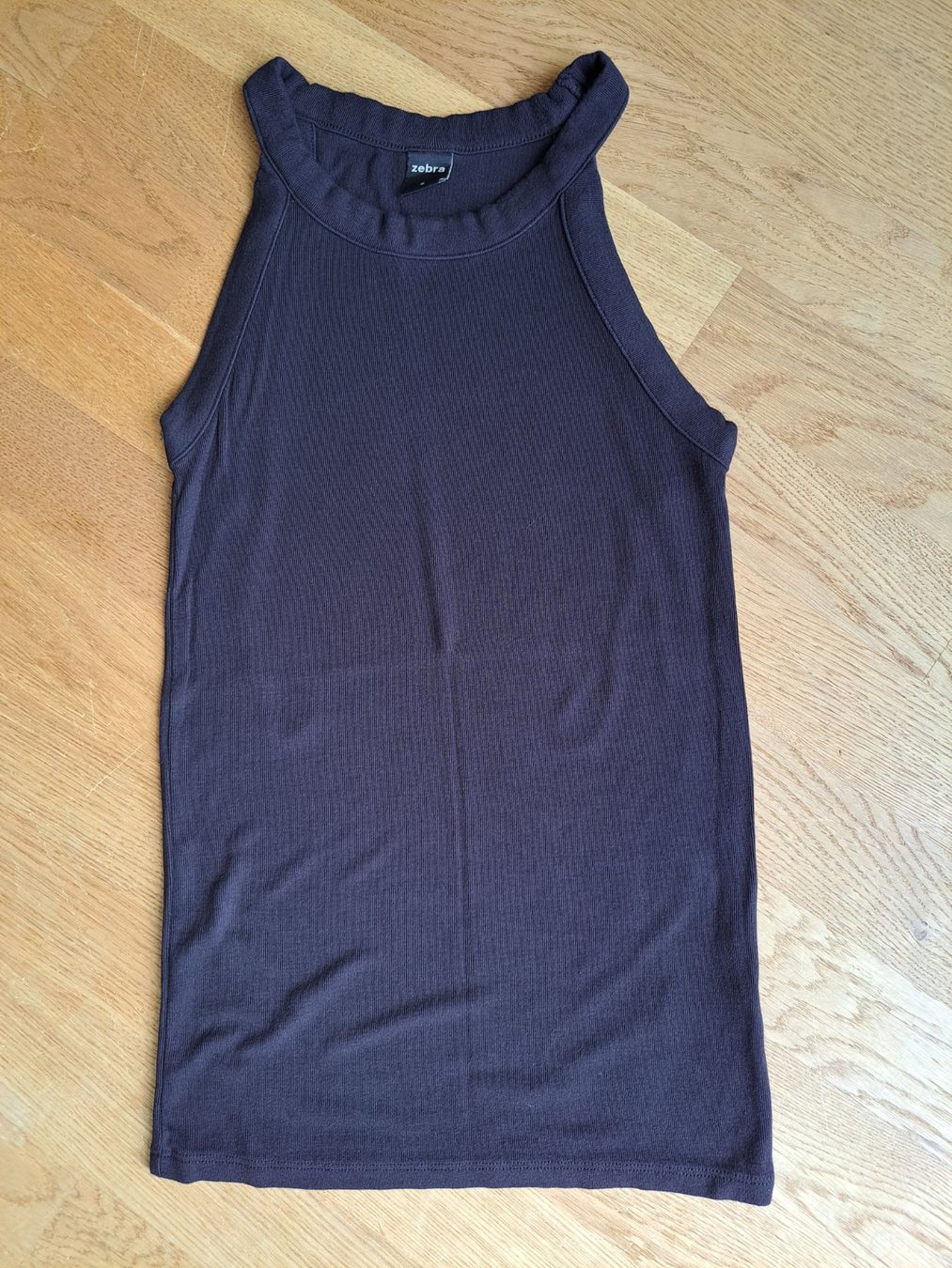 Zebra Top: Fein geripptes Top Gr. S – Usato da Oetwil am See venduto da Kuechenzeit