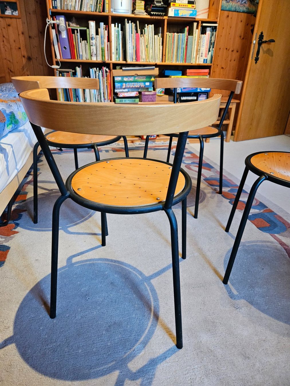 Sedie: 4 Stühle - stapelbar - solid - bequem - originell - stylisch – Usato da Krattigen venduto da markus63 2