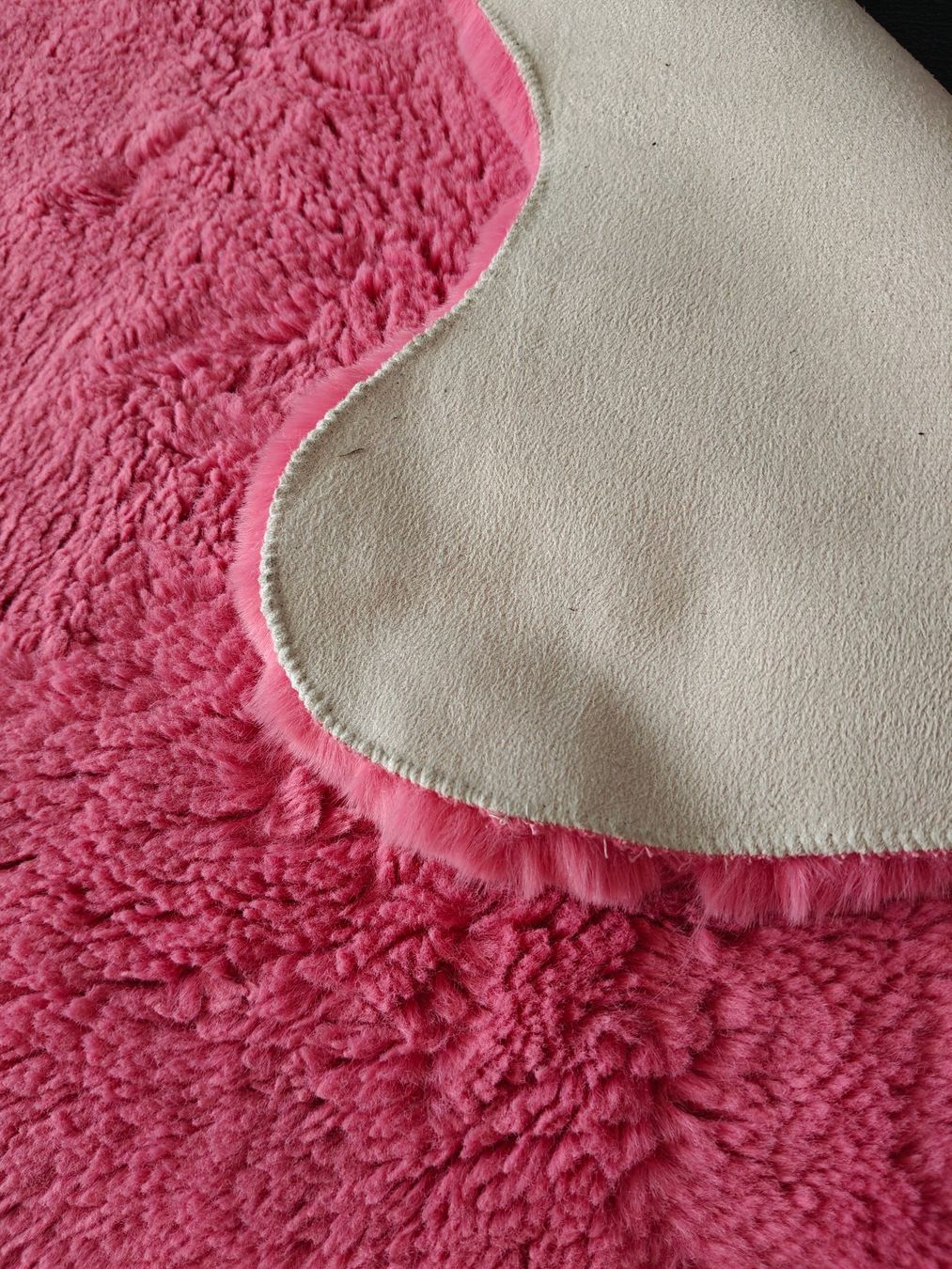 Teppiche: Fellteppich pink – Gebraucht aus Basel von jos_2z5q 1