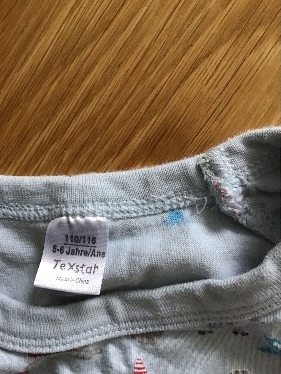 Pigiama & Simili: Kinder Pjama Gr. 110/116, hellblau mit Bagger – Usato da Seuzach venduto da Tureda 1