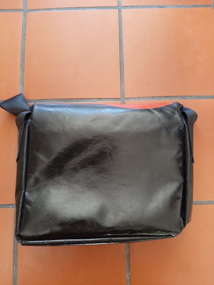 Freitag Sacs: Freitagtasche Lassie F11 – D'occasion à Winterthur par 1rainbow54 1