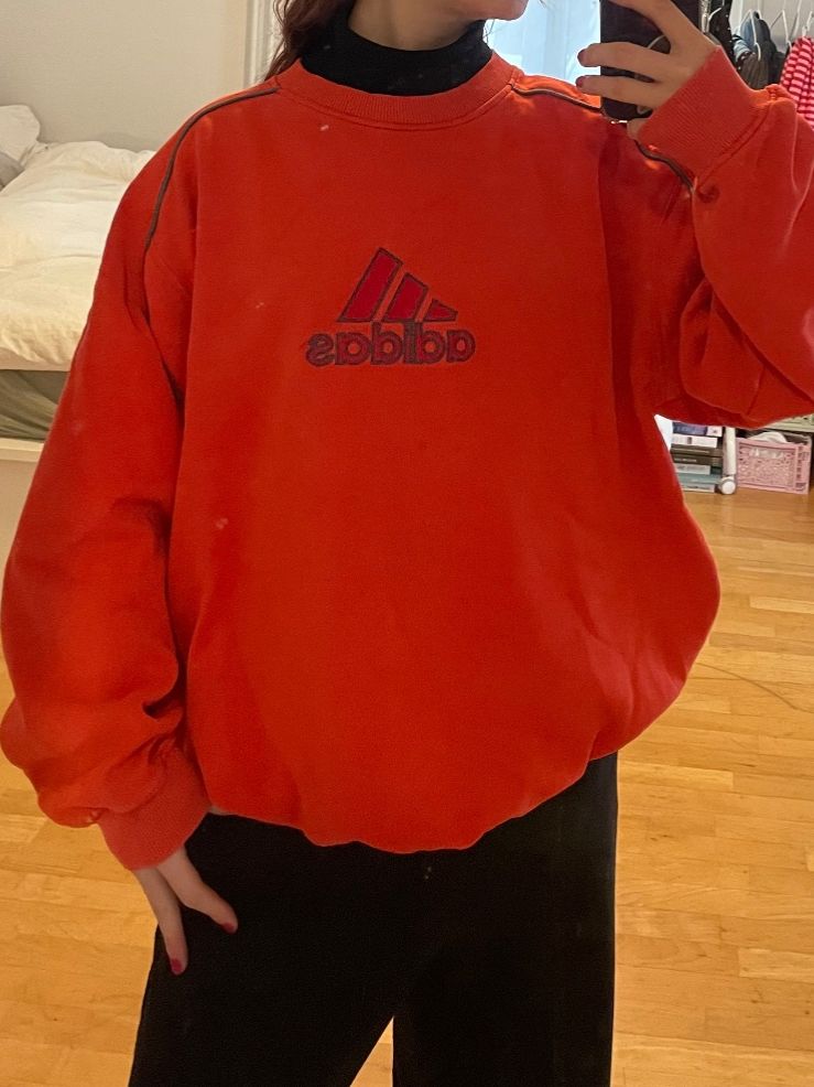 Adidas Pullover & Sweatshirts: Orangener Adidas Pullover mit gesticktem Logo – Gebraucht aus Zürich von luna_anja 4