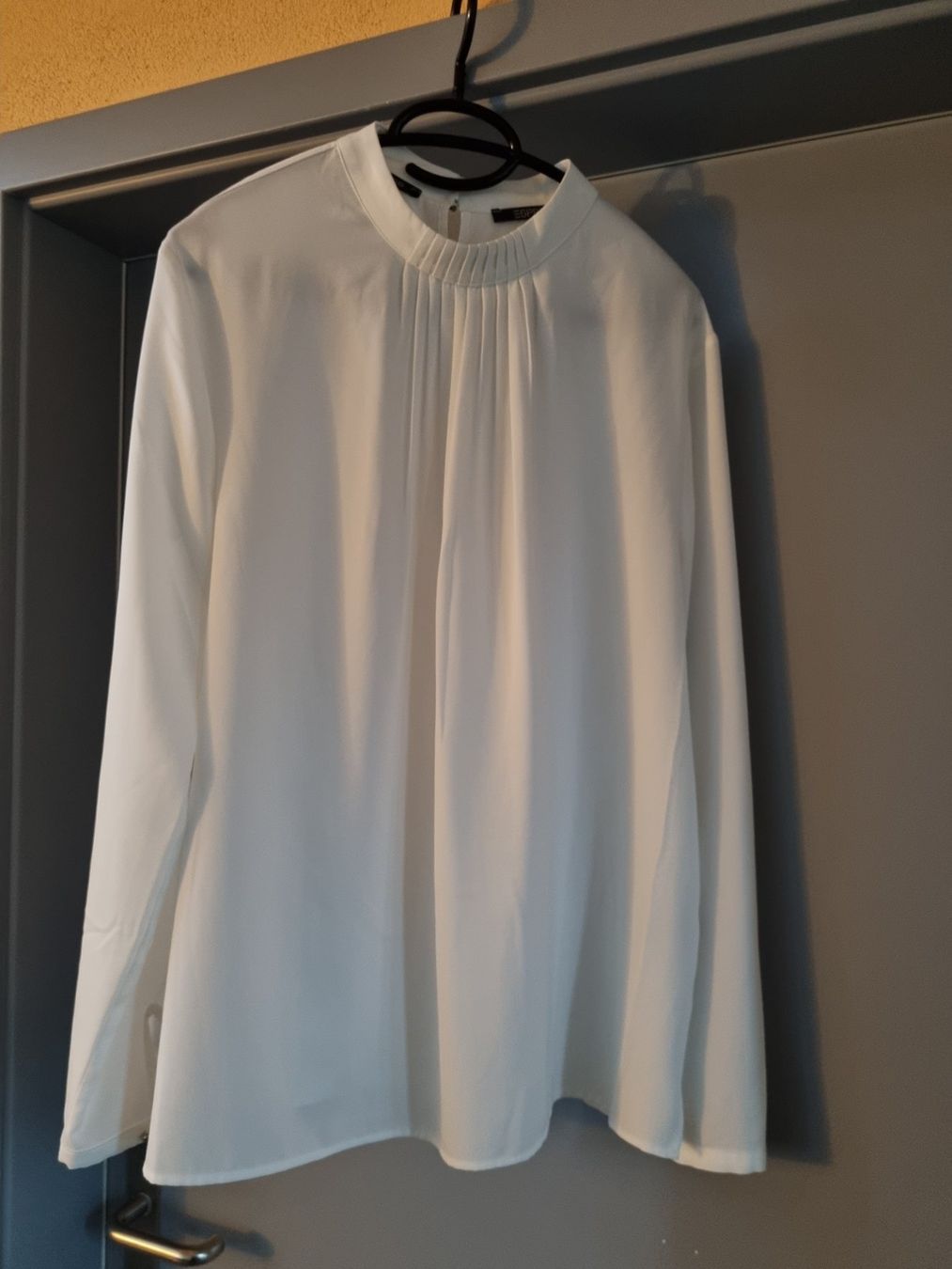 Esprit Blusen: Gr. 44 Elegante Bluse weiss Esprit wie neu – Neu (gemäss Beschreibung) aus Sutz von Dalilea