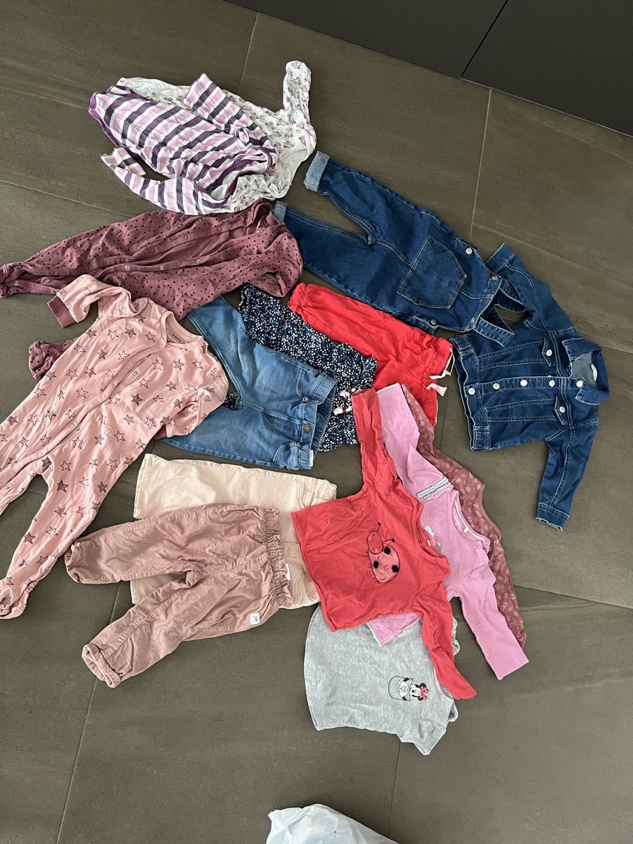 Lotti & Set di vestiti: Mädchen Kleiderpaket, Grösse 80 – Usato da Abtwil SG venduto da Isi1