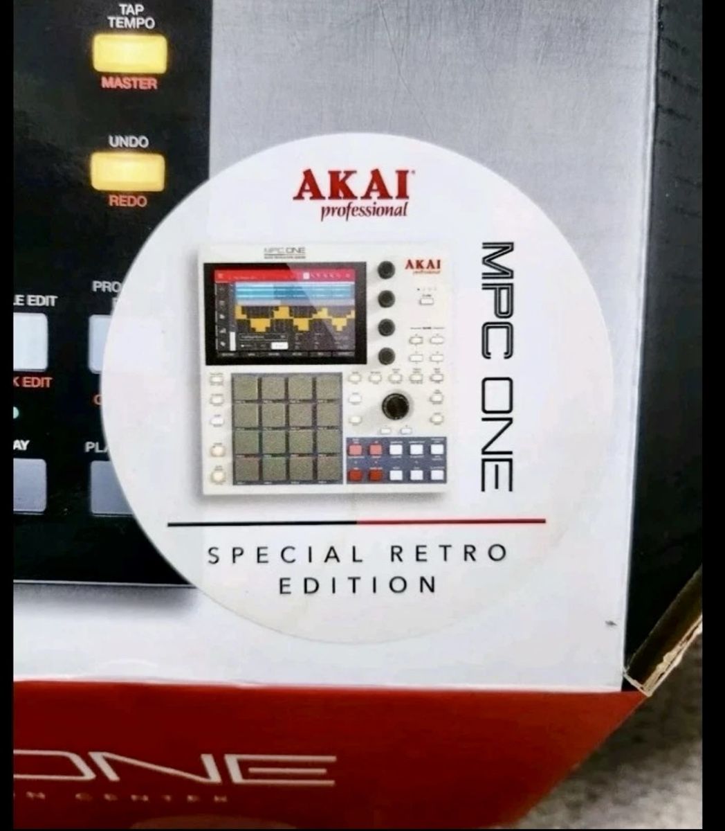 Akai Musikinstrumente: Akai MPC ONE - Retro Special Edition – Gebraucht aus Zürich von 1cut2 3