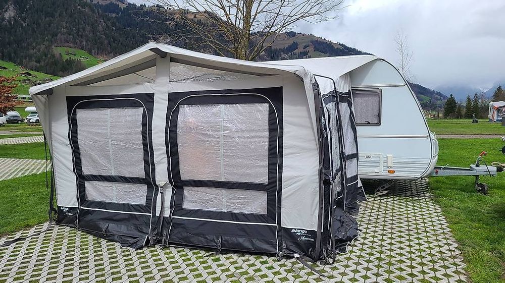 Vorzelte & Markisen: Vango Wohnwagen Vorzelt – Gebraucht aus Studen BE von luk_btx2 1