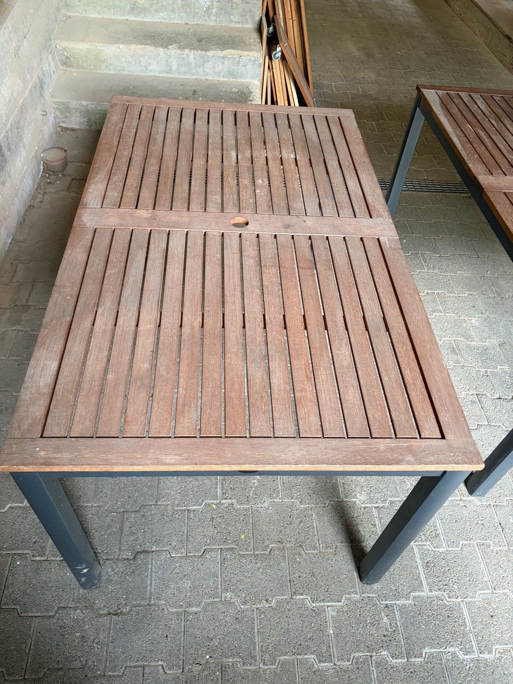 Tavoli: 2 Stk. Gartentische – Usato da Rothrist venduto da SchHunWerGmbH 2