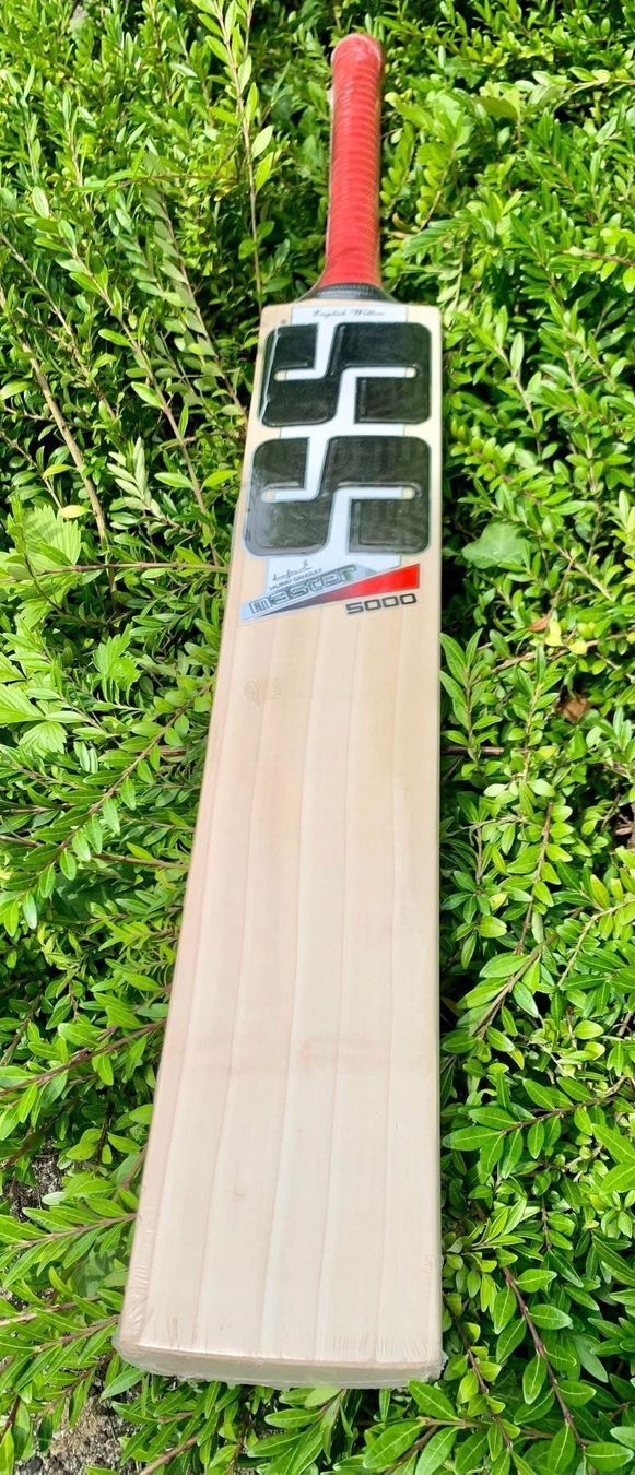 Articoli in legno: Cricket Bats SS Master 5000 SH – Nuovo e nell'imballaggio originale da Luzern venduto da ronymamuni