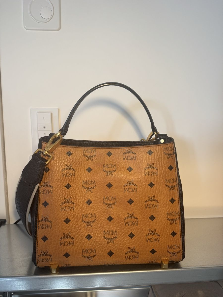 Mcm Sacs femmes: MCM Tasche Visetos Cognac – D'occasion à Schlieren par runforit 1