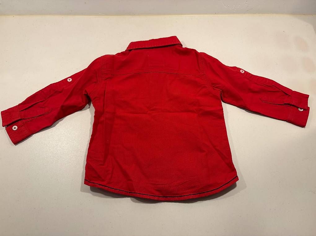 Hemden, T-Shirts & Polos: Rotes Hemd Levis Grösse 80 – Gebraucht aus Felsberg von Riggel 2