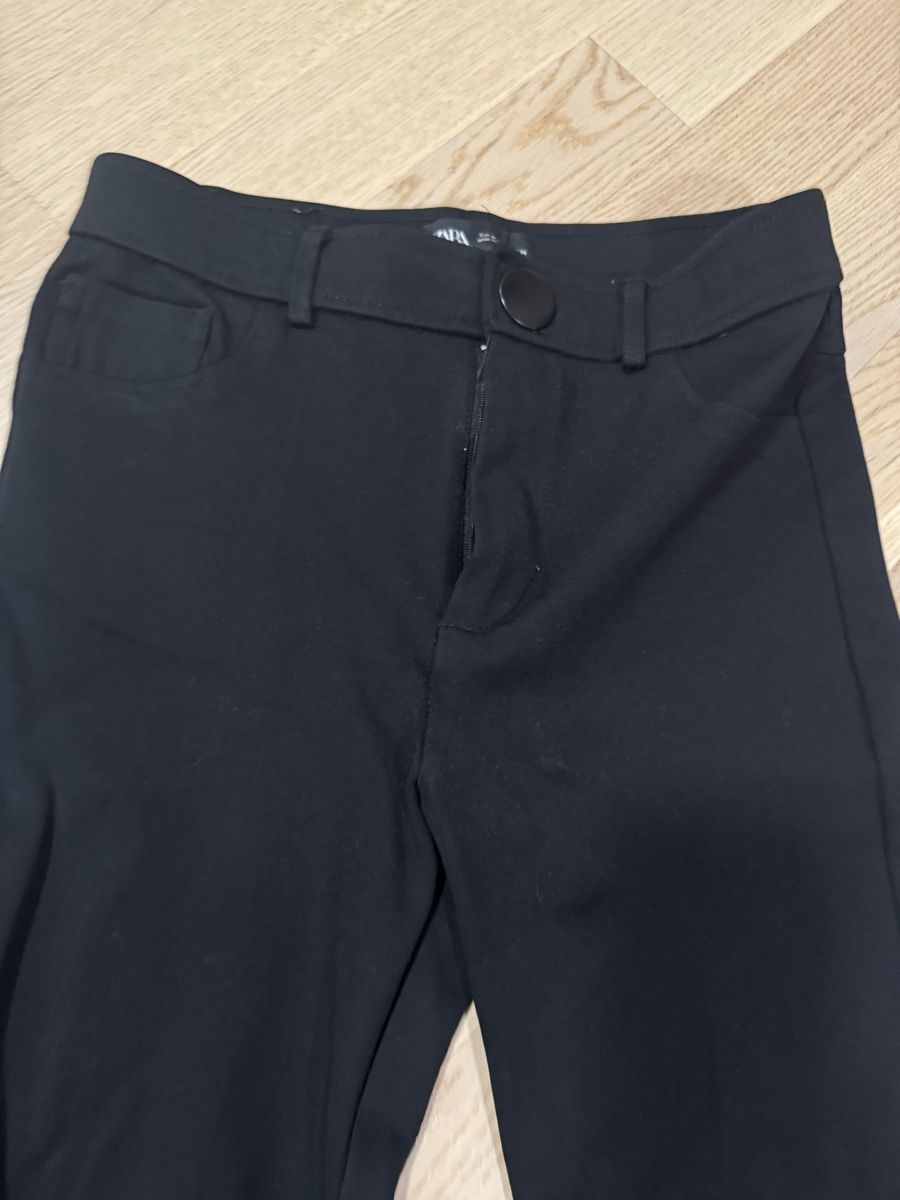 Hosen: Chino-Leggins, Schwarz – Gebraucht aus Pfäffikon ZH von aitm_00