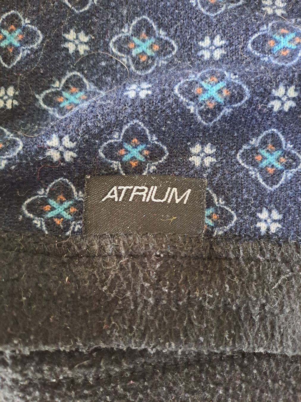 Foulard & Sciarpe: Schlauchschal mit schönem Muster – Usato da Rothenburg venduto da 123odermatt 1