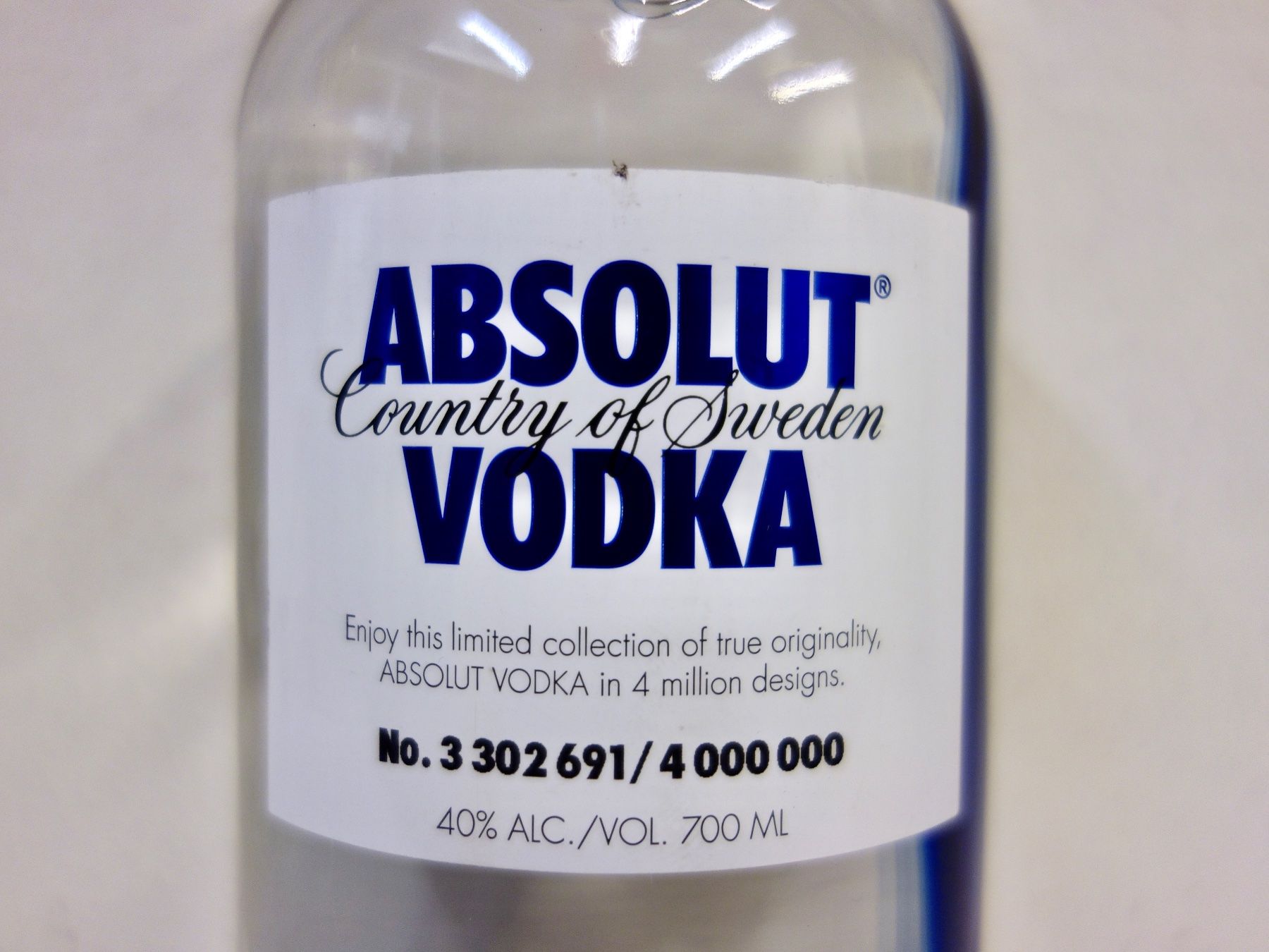 Absolut Vodka Spirituosen: 1 x ABSOLUT VODKA ABSOLUT ORIGINALITY Edition 2013 – Neu und originalverpackt aus Kerzers von zimmergruen 1