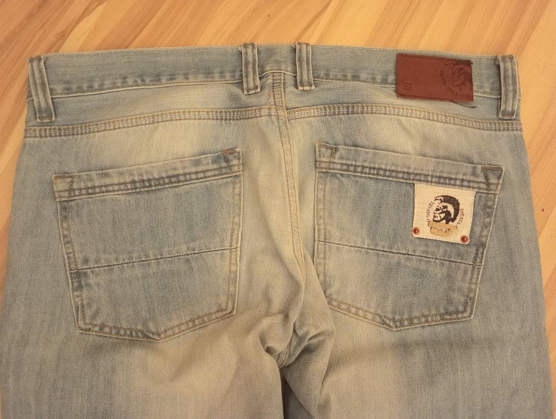 Diesel Jeans: Jeans DIESEL Gr.34 – Neuf (Voir description) à Rüfenacht BE par anemask 3
