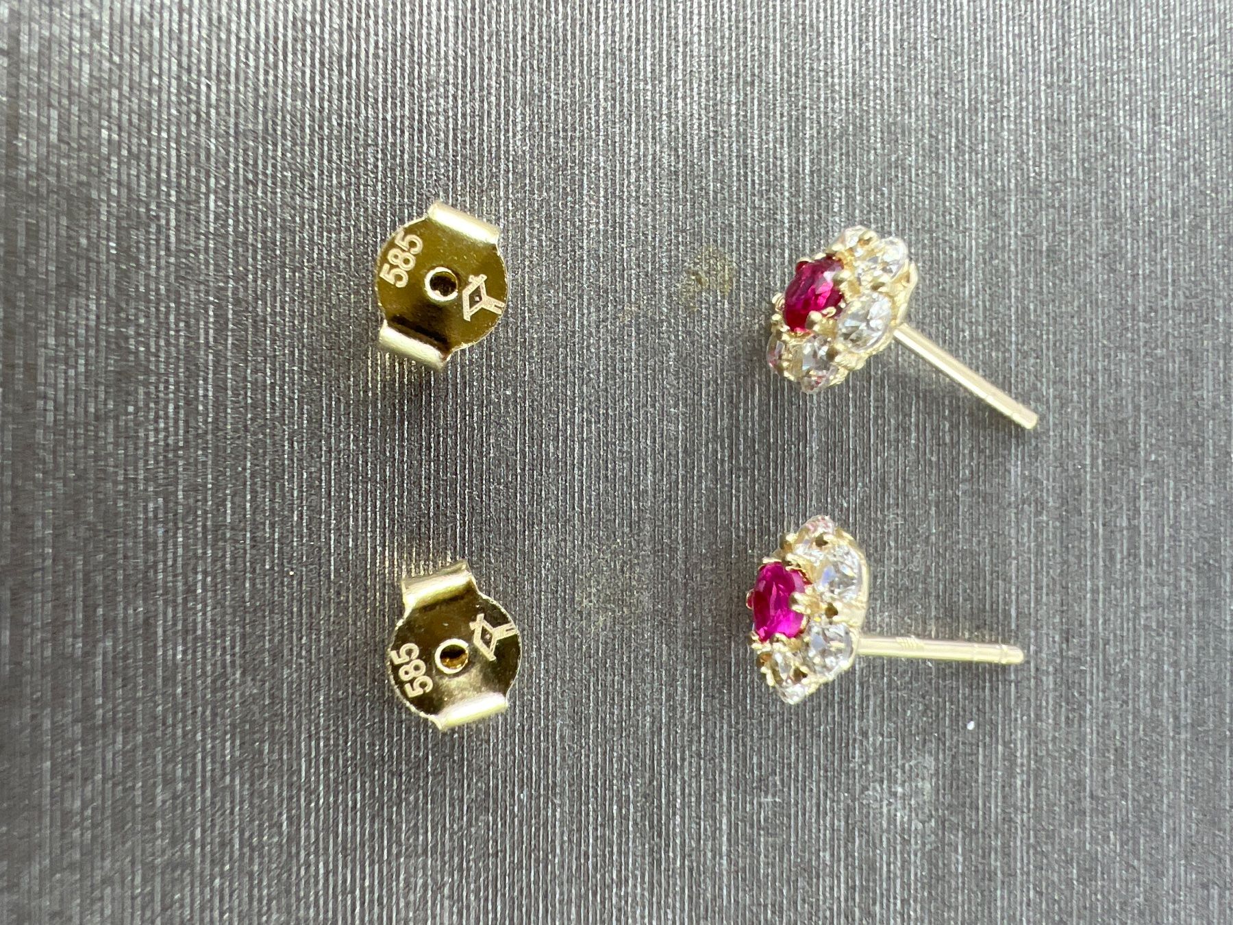 Ohrringe & -stecker: Ohrstecker 585 Gold – Gebraucht aus Niederuzwil von leo_8857 2