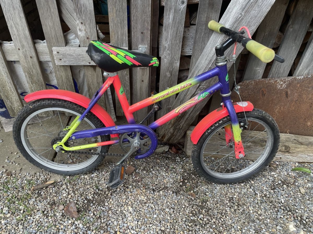 Biciclette: Kinderfahrrad / farbiges Velo – Usato da Weiach venduto da weiscandi
