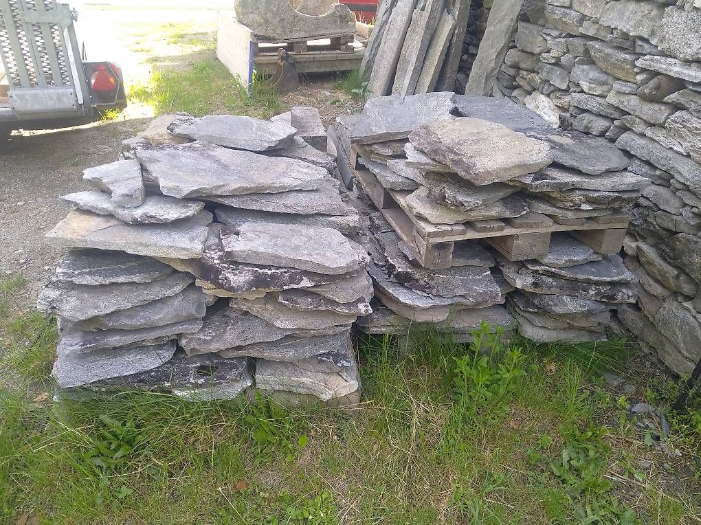 Rivestimenti per pavimenti: Vendo 3 palette di piode vecchie  da tetto – Usato da Cevio venduto da lulina 1