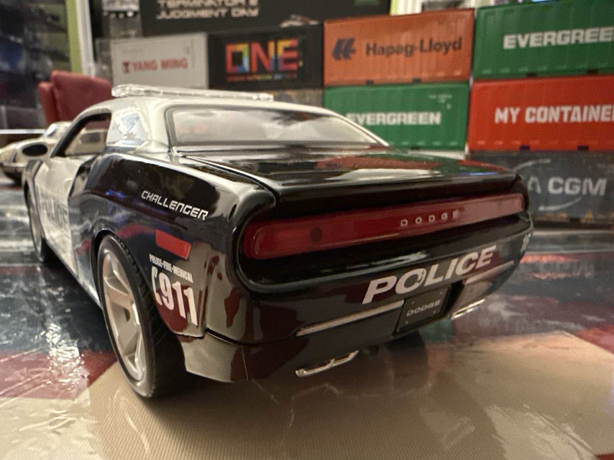 Dodge Modellautos: Polizei Dodge Challenger 1:18 – Neu (gemäss Beschreibung) aus Basel von Zomeg 4