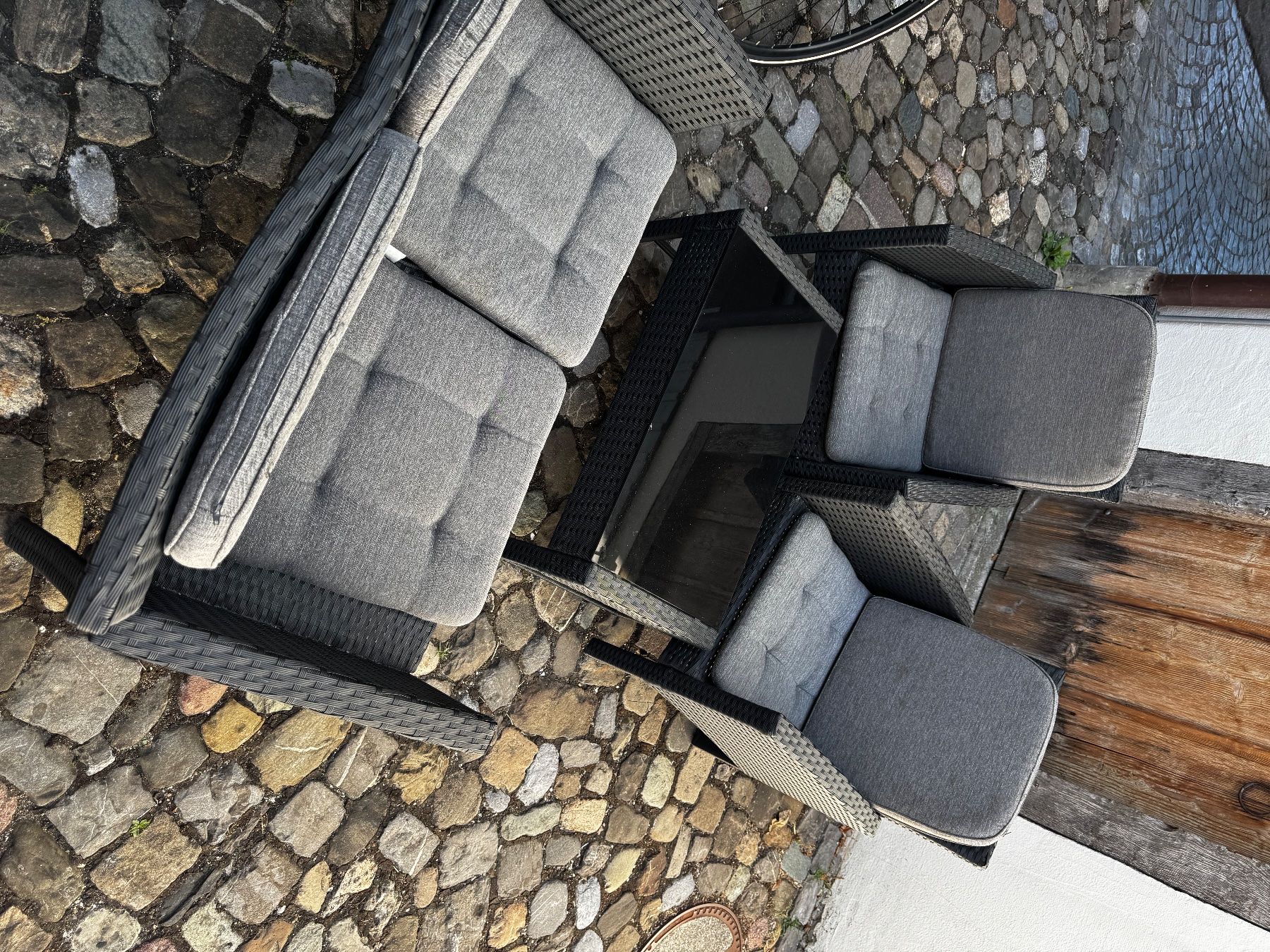 Set di tavolo e panche: Set divanetto da esterno in rattan con tavolino e cuscini – Usato da Wetzikon ZH venduto da rem_pfn7 1
