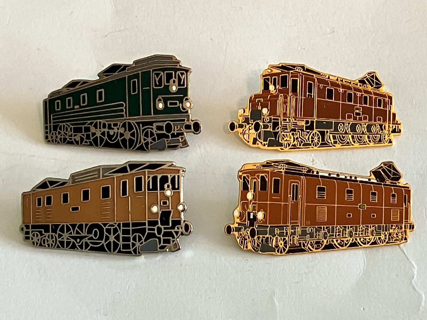 Placchette & Badge: 4 Pin Lokomotive – Usato da Basel venduto da djwwpp