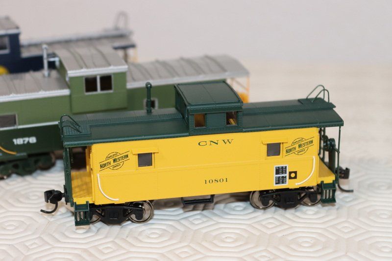 Modelleisenbahnen: 3 US Caboose ( 540) – Gebraucht aus Kerzers von Winu64 1