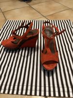 Sandales compensées cuir orange pointure 38 bon état
