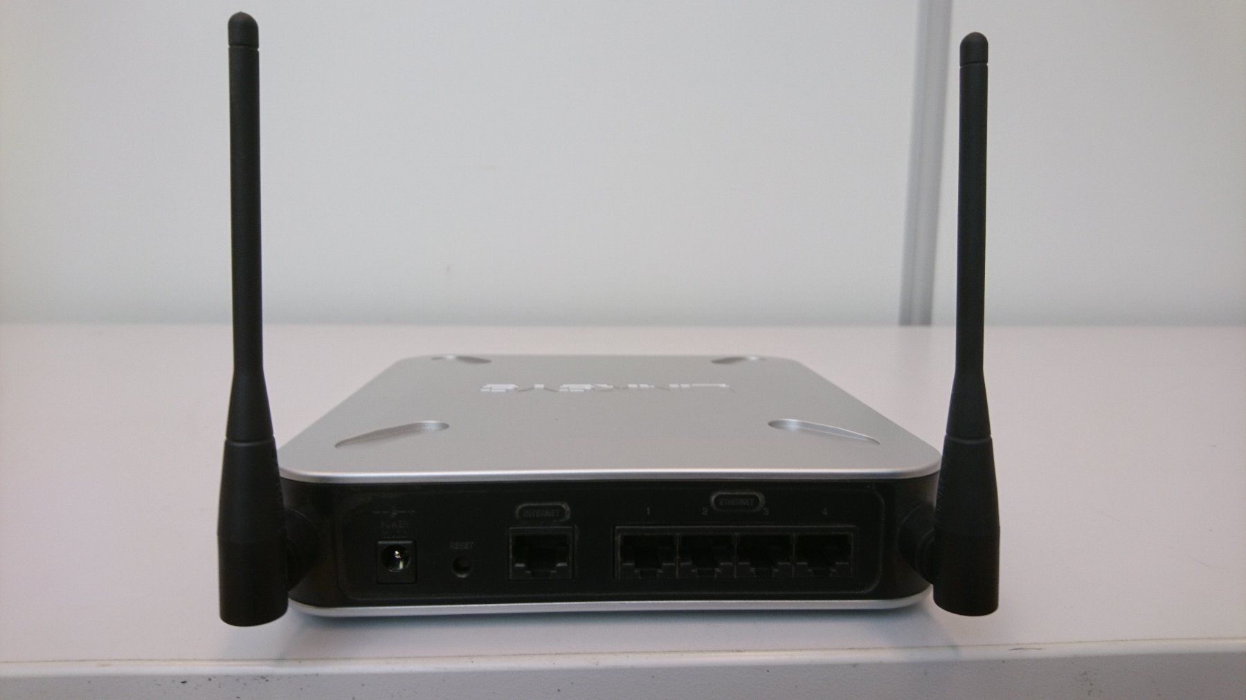 Linksys Modem & Router: Linksys WRV 200 Wireless-G VPN Router – Usato da Steinhausen venduto da _Bergler_ 1