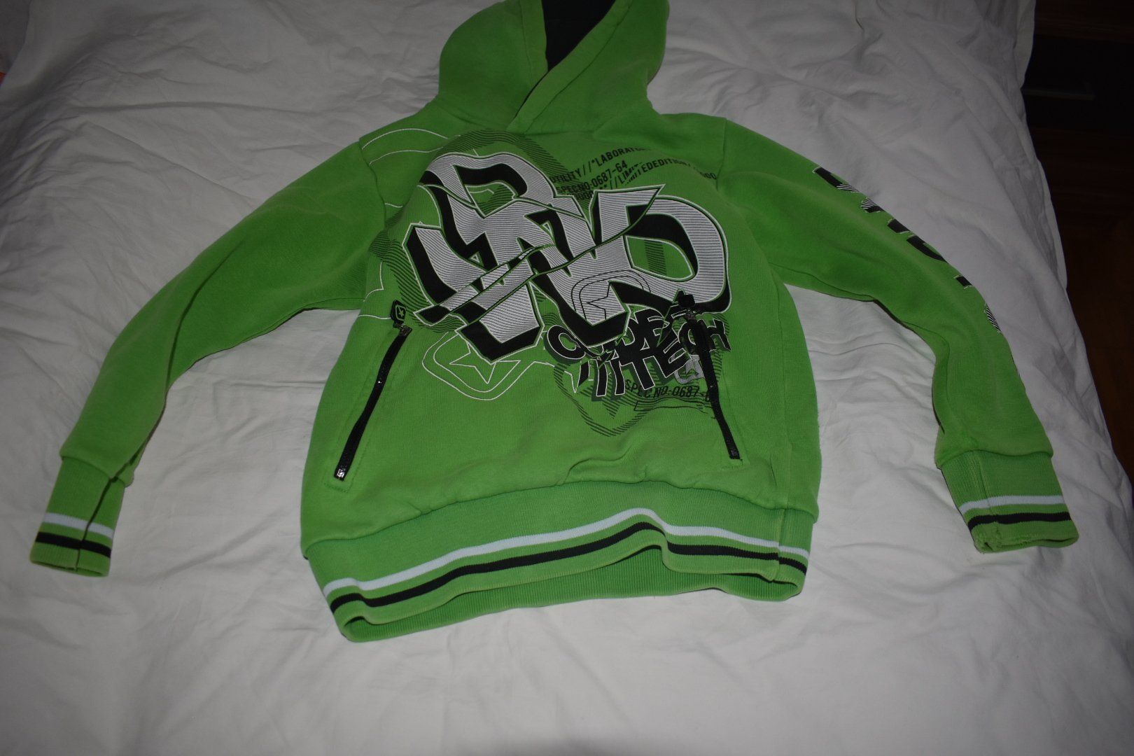 Pulls et sweat-shirts: Sweat-shirt – D'occasion à Les bois par Steph-tigrou