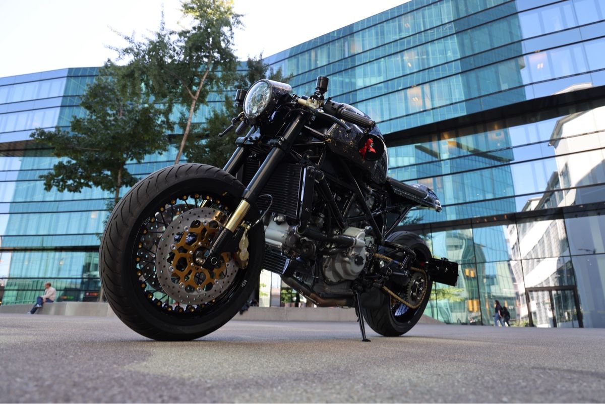 Ducati Strada: Ducati Monster S4R  Einmaliges Unikat – Usato da Thalwil venduto da Nogas 3