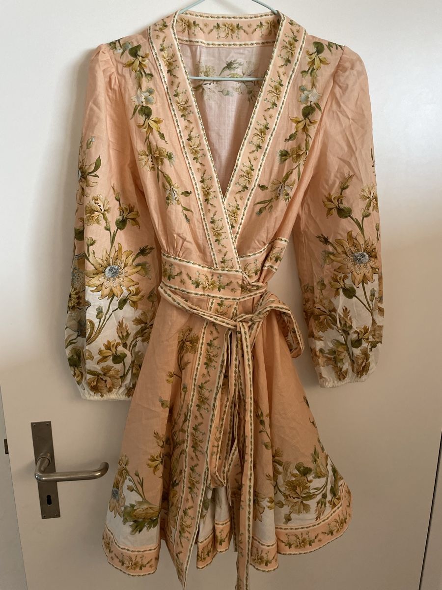 Kleider: Kleid Wickeloptik Blumenmuster Grösse S neu – Neu (gemäss Beschreibung) aus Monte Carasso von alu_cf8g
