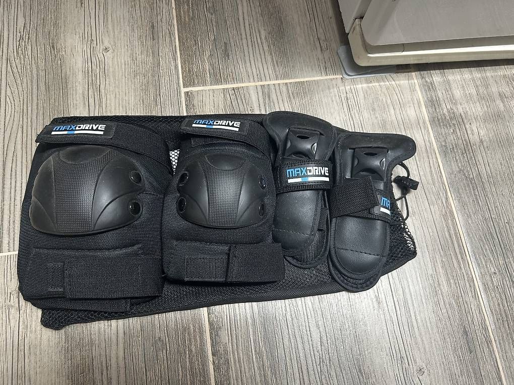 Protezioni & Imbottiture: Kit de protection MaxDrive – Usato da Curtilles venduto da cat_vs66