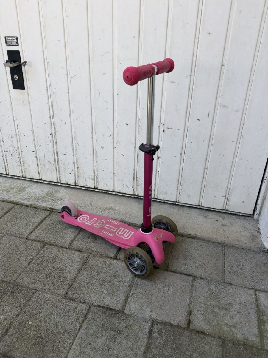 Micro Kickboard: Kickroller Mini Micro pink gebraucht – D'occasion à Bassersdorf par camu07