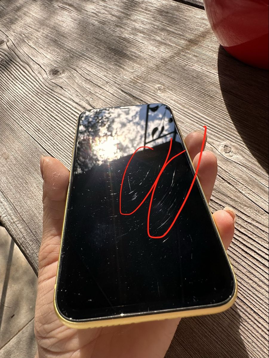 Apple Handys / Smartphones: Iphone 11, 128 GB in Gelb – Gebraucht aus Zihlschlacht von BlacCK_Cat 6