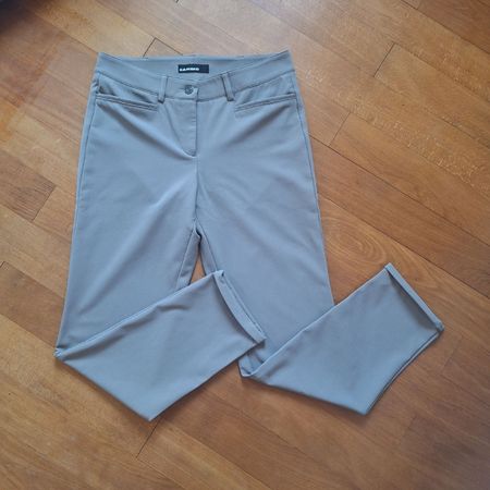 Schöne Cambio Hose, Grösse 36, Farbe hellgrau
