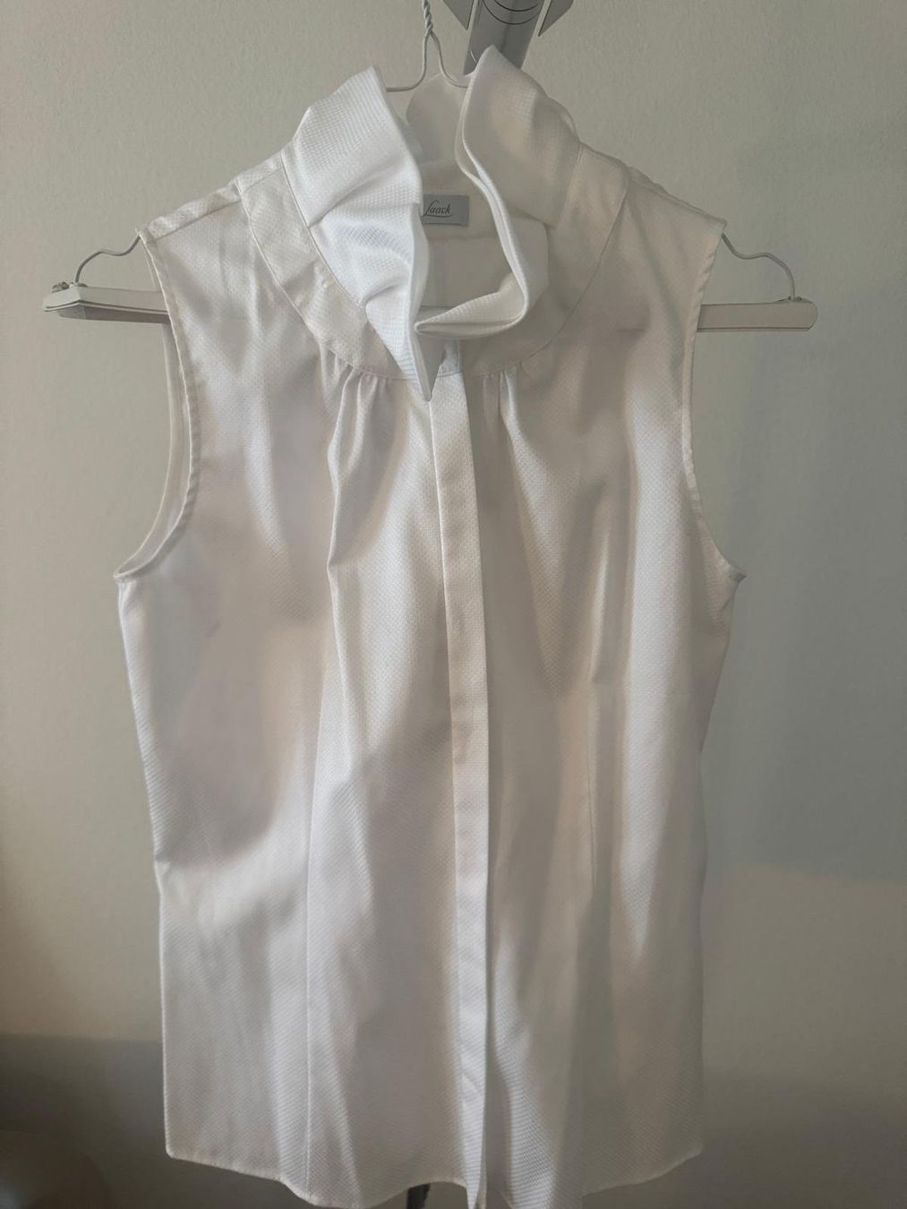 Blusen: Ärmellose Bluse, neuwertig, Gr. 38, weiss – Neu und originalverpackt aus Zürich von dub_tj95