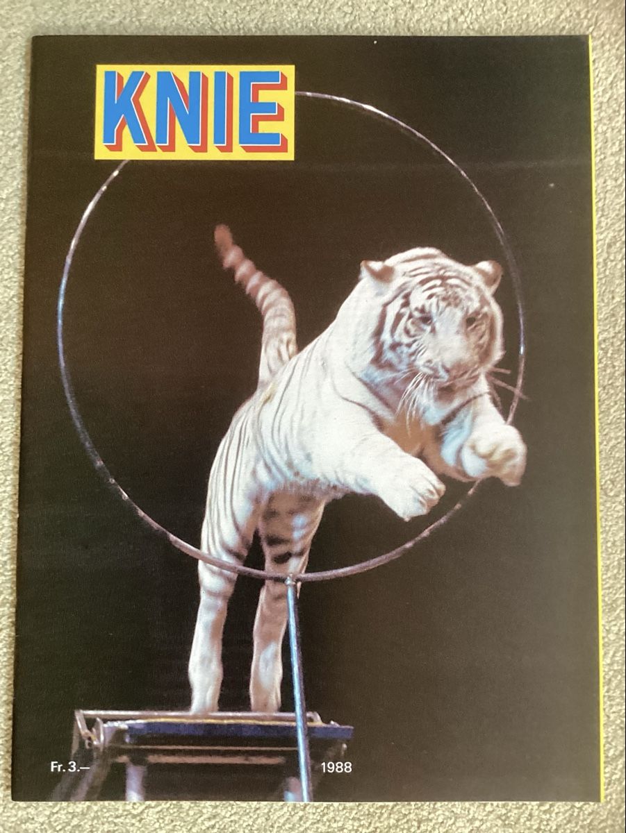 Revues & Magazines: Circus Knie Illustrierte 1988 – D'occasion à Reichenbach i. K. par astra2010