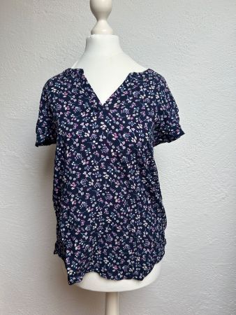 Sommerliches Esprit Shirt, Gr. 36, Blumenmuster