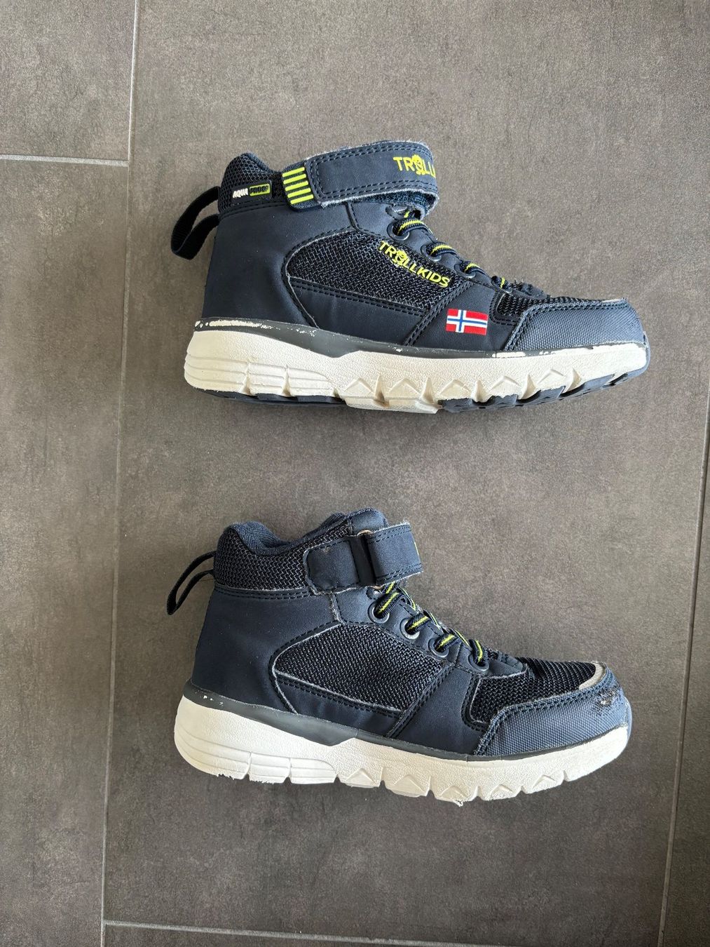 Scarpe per ragazzi: TrollKids Stavanger - mittellanger Winterschnitt – Usato da Oberägeri venduto da MariaLehman 1