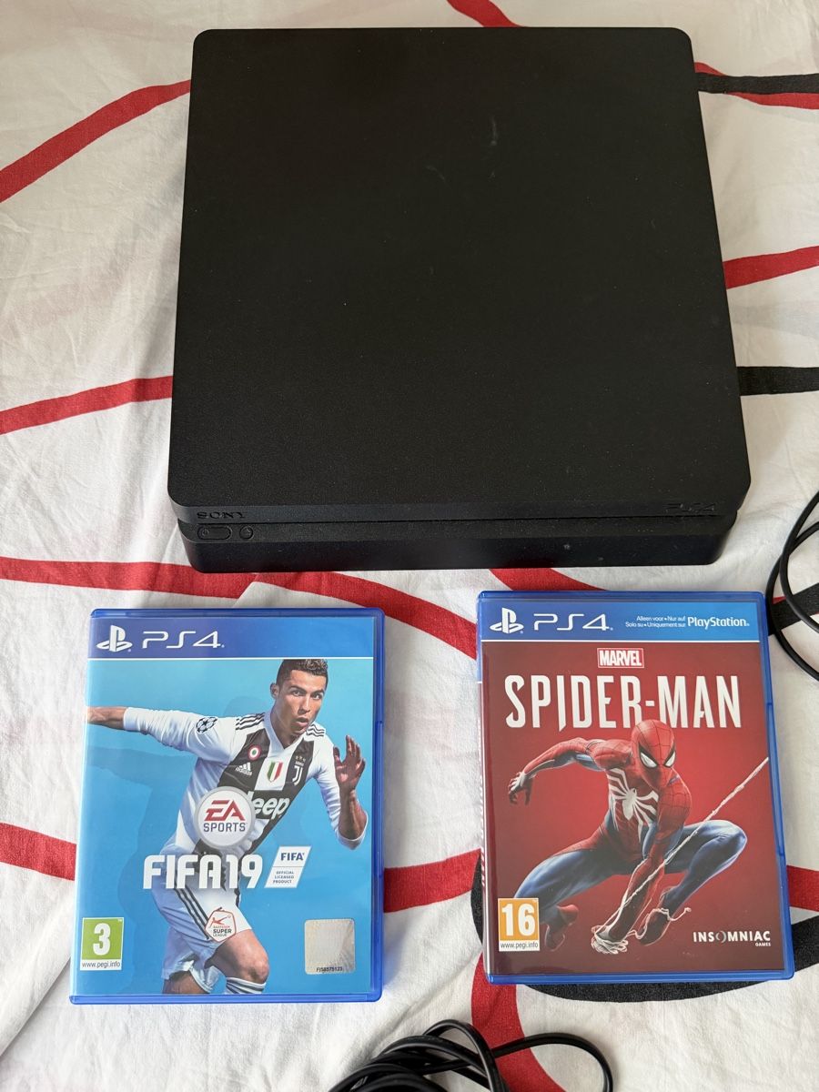 Sony Consoles: SONY PS4 500GB Jet Black Marvel Spider-Man Bundle – D'occasion à Geneve par allgood2010 1