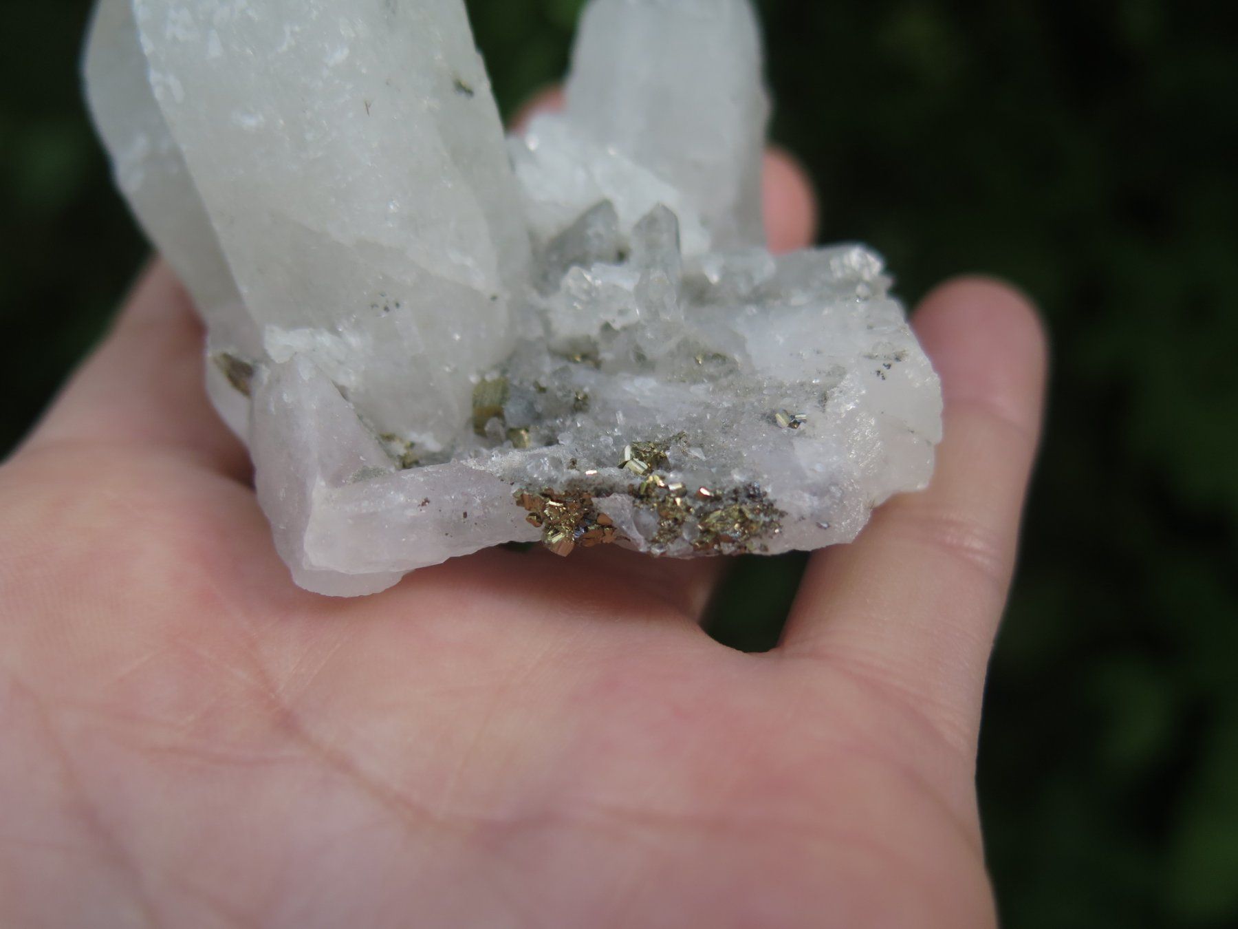 Mineralien & Heilsteine: Bergkristall mit Pyrit – Gebraucht aus Schaffhausen von Yamakana51L8736OQ8 3
