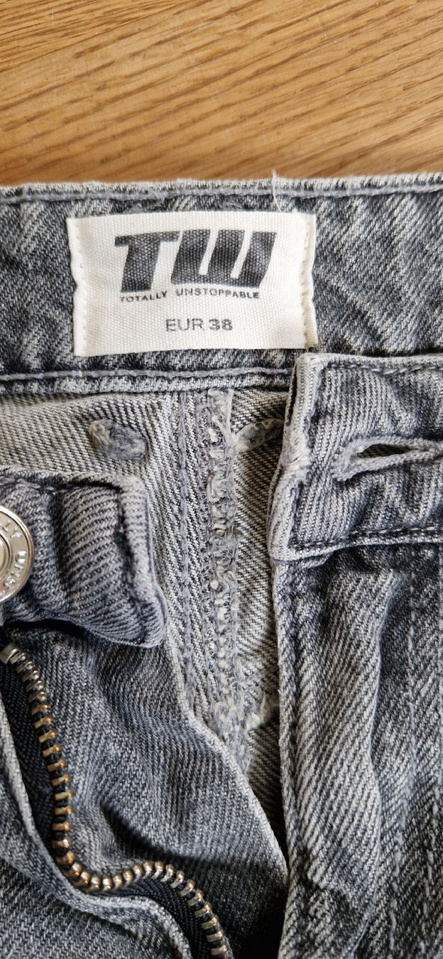 H&M Jeans: 2xJeans-Shorts in Gr.38 – Usato da Grosswangen venduto da iranki80 2