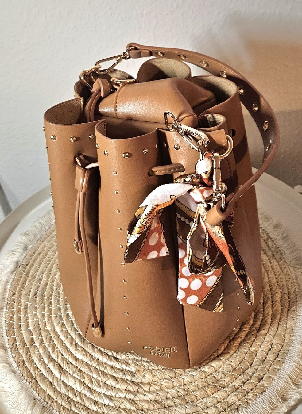Autres vêtements & accessoires: Sac à main avec trousse NEUF – Neuf avec emballage d'origine à Nyon par nay_y72c 1