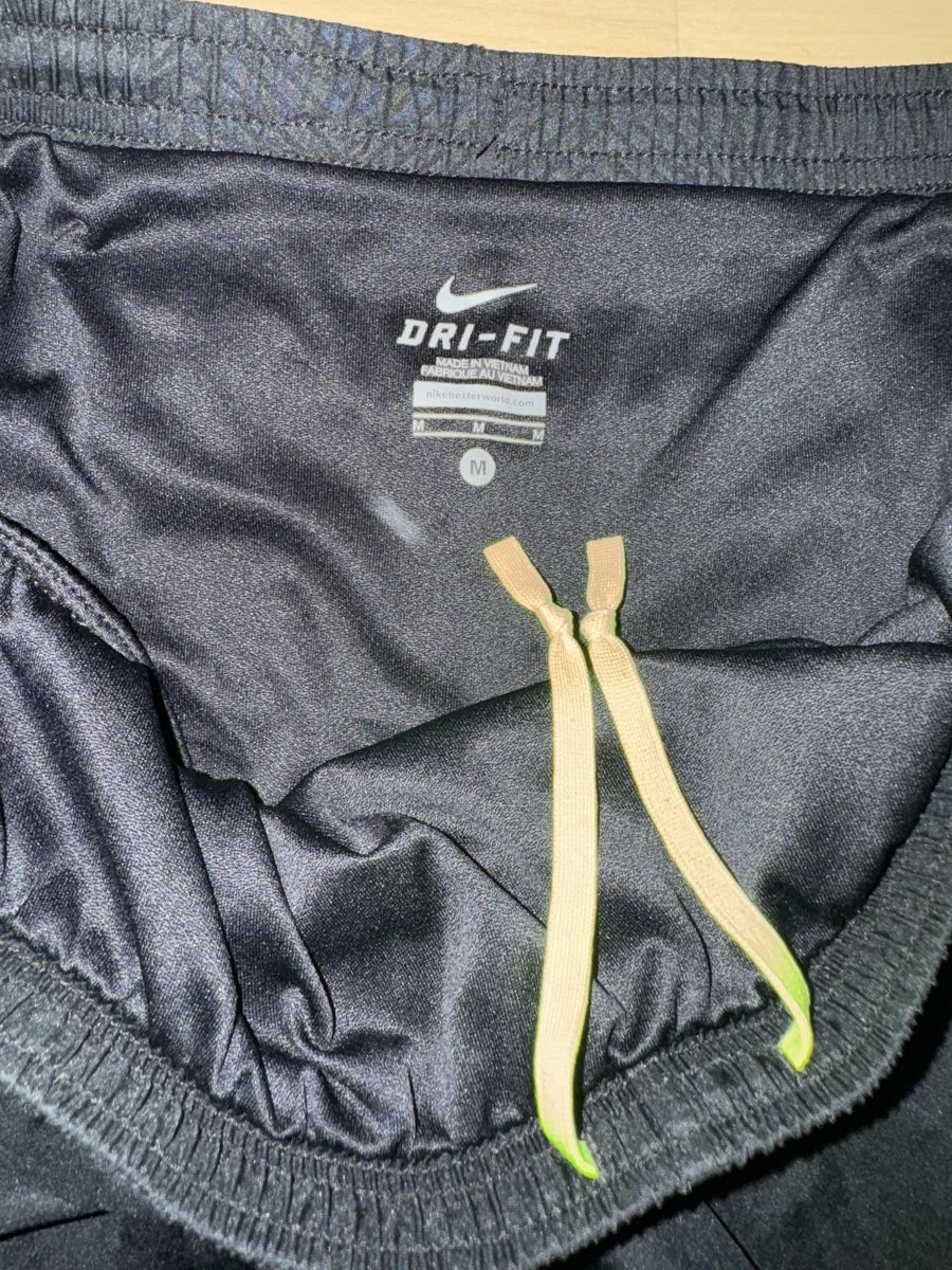 Nike Pantaloni: Nike dry fit Shorts running  – Usato da Obfelden venduto da cesarina10 2