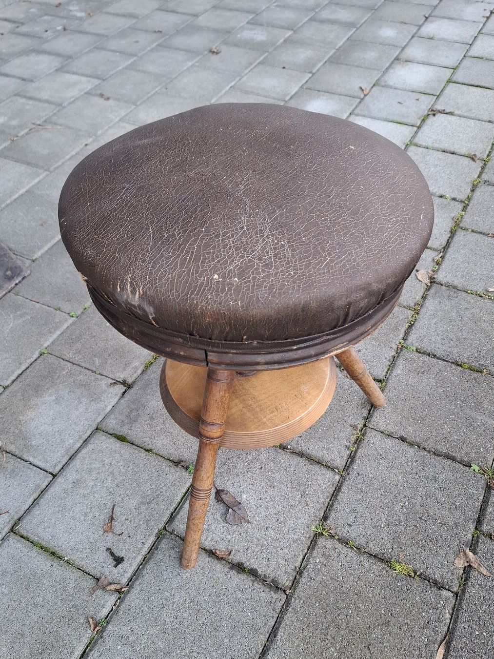 Sgabelli: Alter Hocker – Usato da Grosswangen venduto da fesch01 1