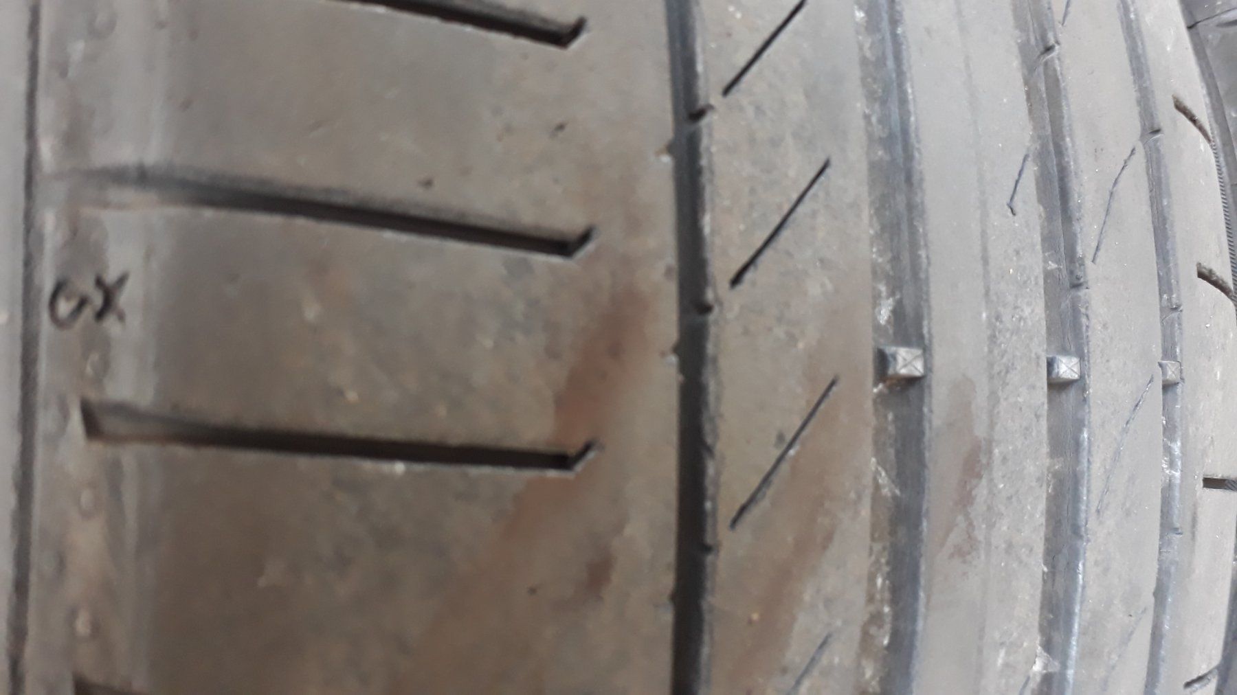 Continental Pneumatici & Ruote complete: Sommerpneu 235 / 50 18 – Usato da Schmerikon venduto da 1qw2 1