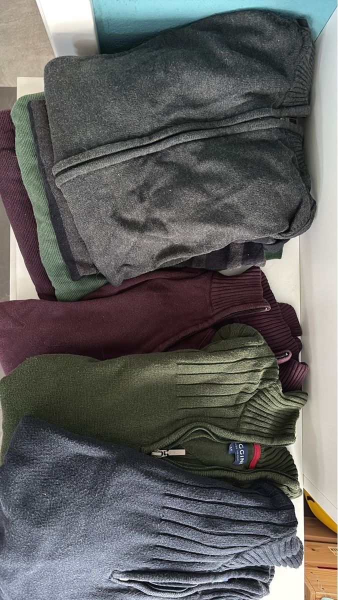 Lotti di vestiti: Herren Pulloverpaket Grösse M Biaggini – Usato da Uttwil venduto da Elexir