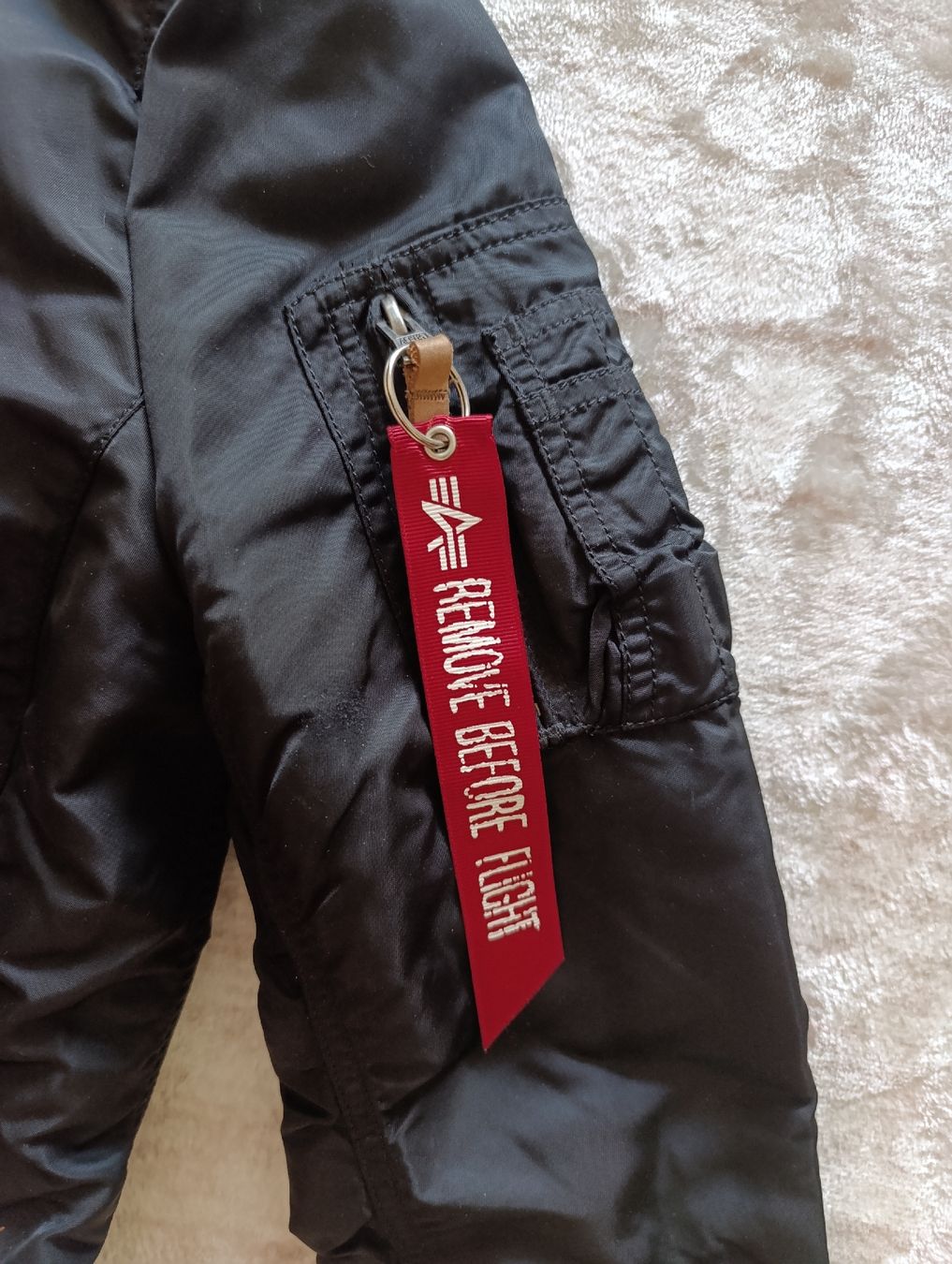 Alpha Industries Vestes: Alpha Industries Bomberjacke schwarz Grösse S  – Neuf (Voir description) à Waltenschwil par Bodensee84 2